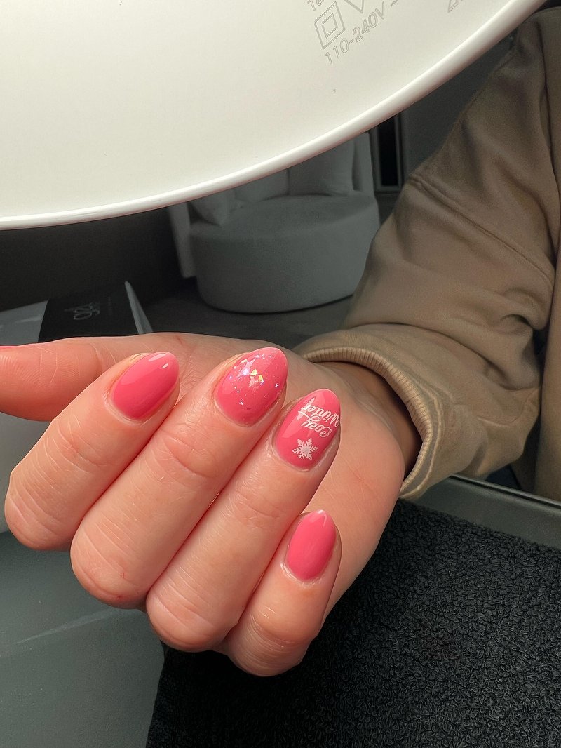 Roze gellak met een glitteraccent